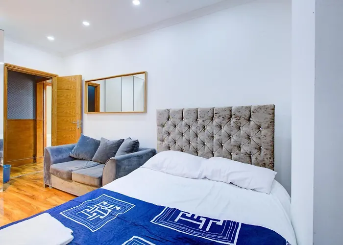 Marble Arch Service Apartment